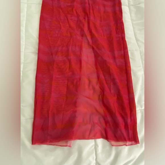 Rios Maxi Dress in Strawberry Tie Dye
h:ours - Picture 3 of 6